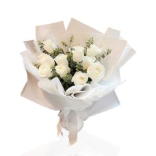 18 White Roses Bouquet